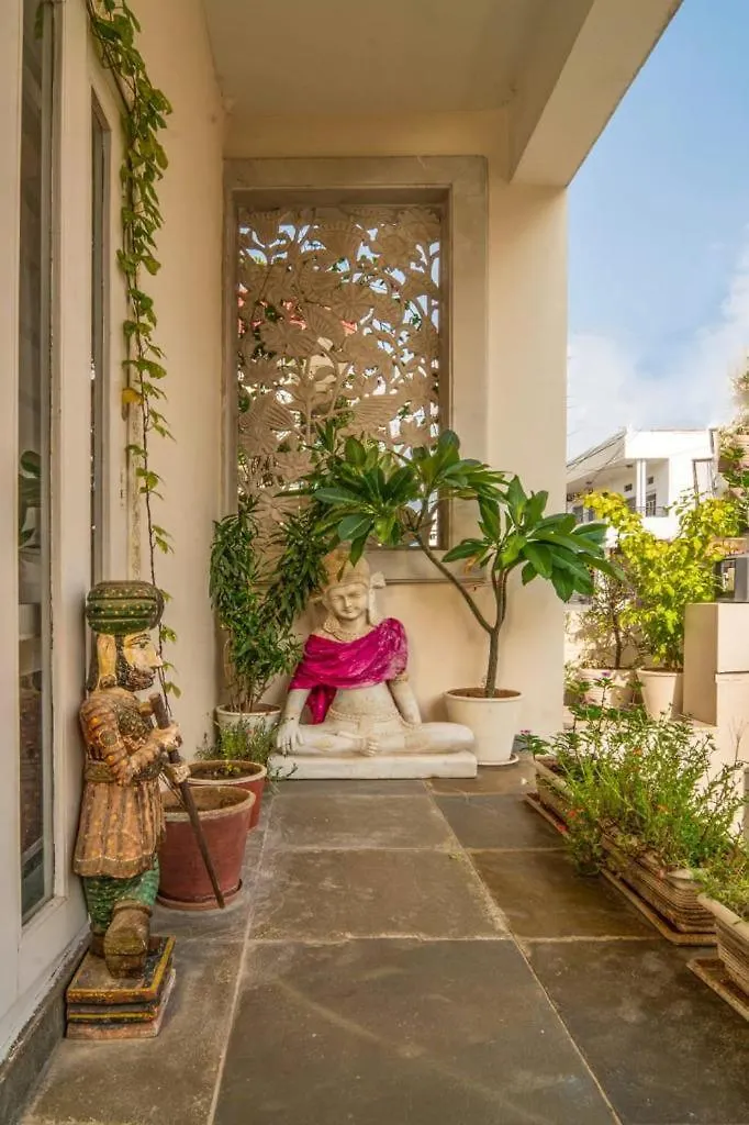 Santosh Villa - The House Of Antiques And Art Udaipur 0*,