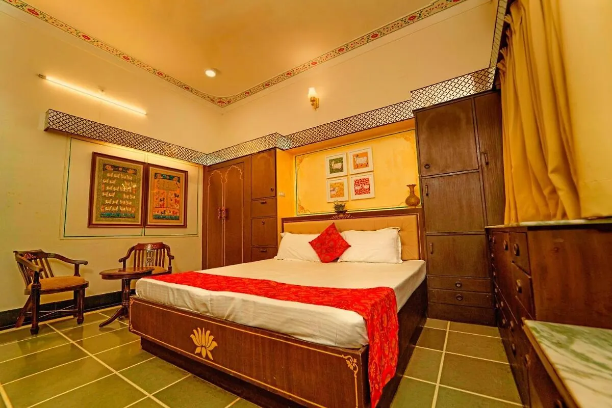Santosh Villa - The House Of Antiques And Art Udaipur 0*,  Indien