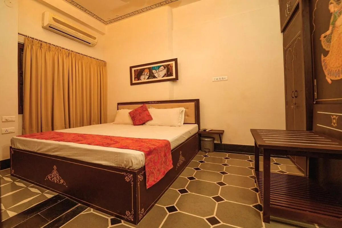 Santosh Villa - The House Of Antiques And Art Udaipur