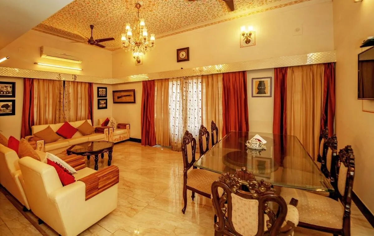 Kontakte von Santosh Villa - The House Of Antiques And Art