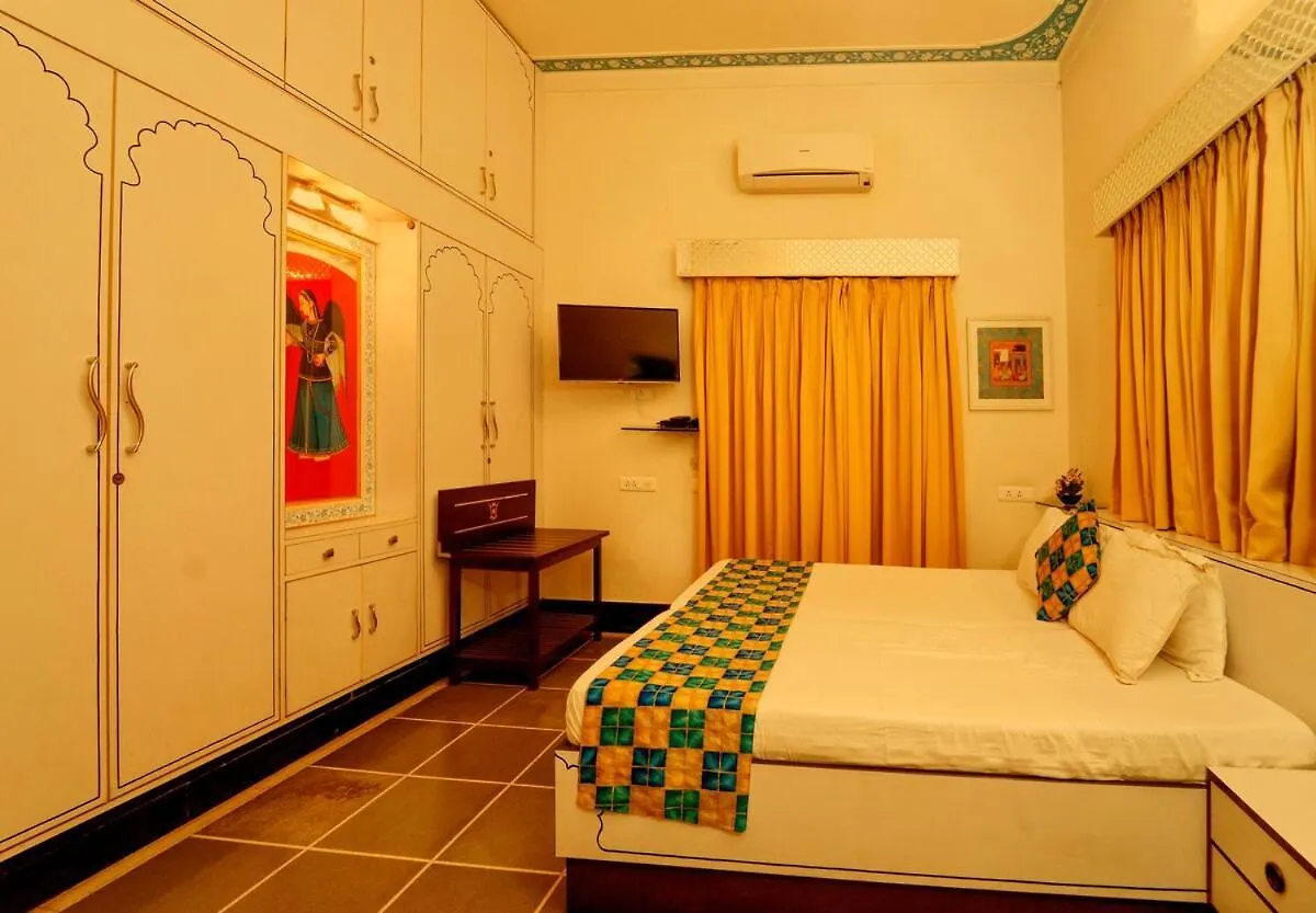 Santosh Villa - The House Of Antiques And Art Udaipur
