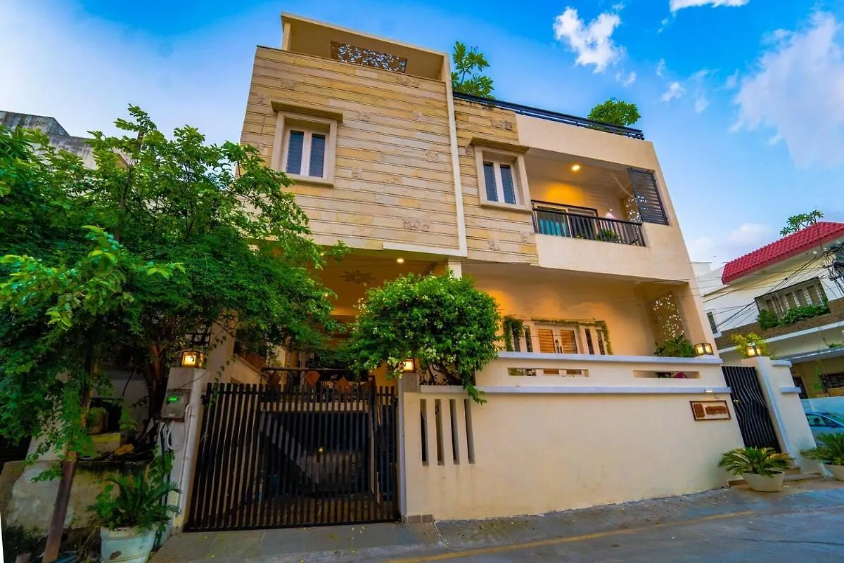 Santosh Villa - The House Of Antiques And Art Udaipur 0*,