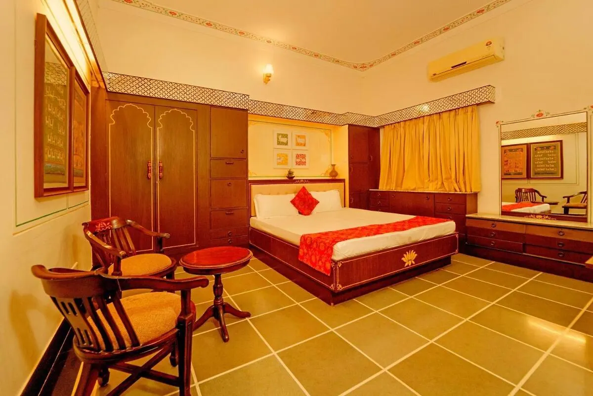 Santosh Villa - The House Of Antiques And Art Udaipur Ferienhaus