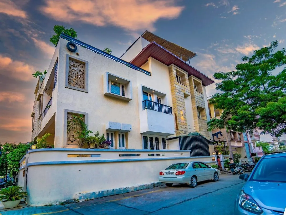 Santosh Villa - The House Of Antiques And Art Udaipur Ferienhaus