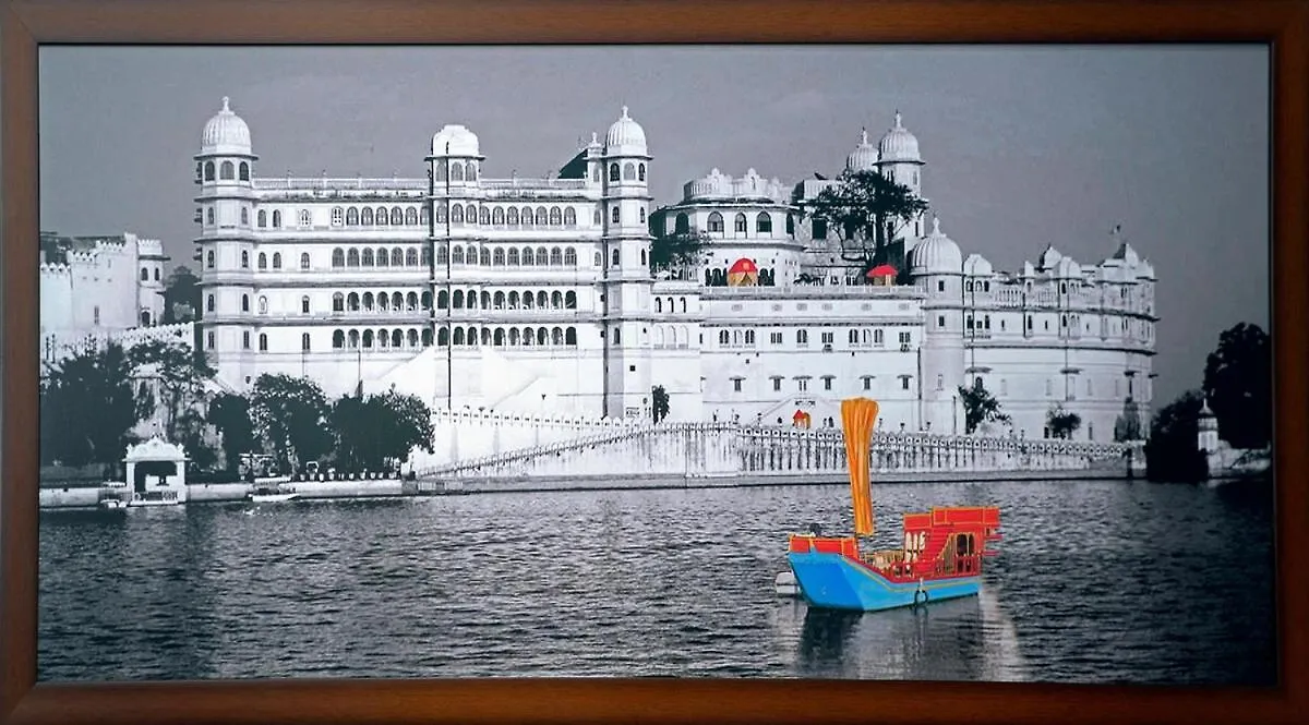 Santosh Villa - The House Of Antiques And Art Udaipur