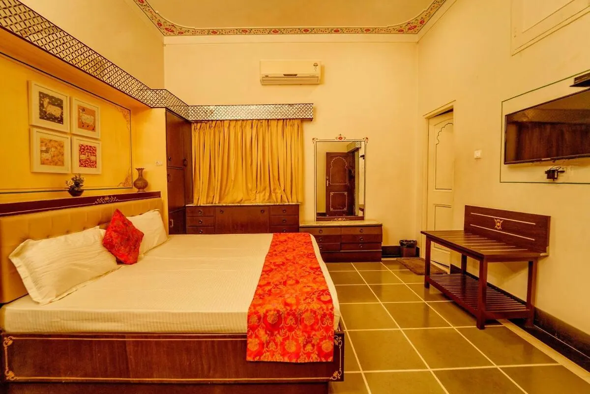 Santosh Villa - The House Of Antiques And Art Udaipur